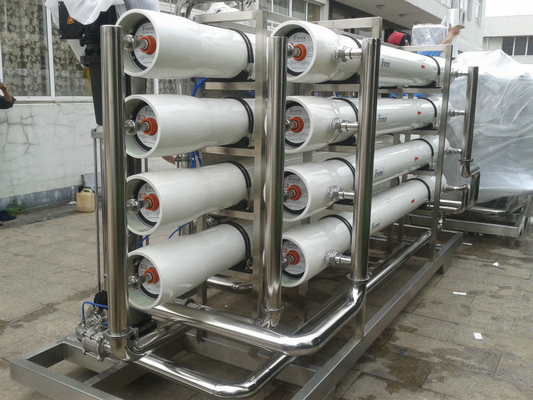 1250 kg Ατσάλι 304 Μεγάλη κλίμακα 5000L/H Σκάιντ τοποθετημένο RO σύστημα επεξεργασίας νερού
