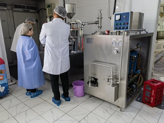 600L/Η συνεχής ψυγείο παγωτού Ιταλικά μηχανήματα λειτουργία για μεγάλης παραγωγής