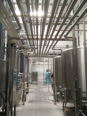 2000-60000kg Βασισμένη πλήρως αυτόματη γραμμή παραγωγής γάλακτος αμυγδάλου για πολυσύχναστα εργοστάσια