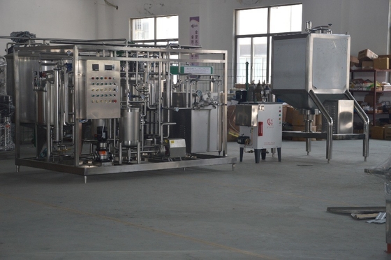Συμπίεση σχεδιασμού 8000KG Βιομηχανική Μίνι κλίμακα 200L / H αρωματισμένο παγωτό επεξεργασία γραμμή