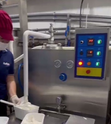 Μηχανή ψύξης παγωτού 600L/h πλήρως αυτόματη