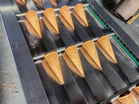Πολωνικός καθρέφτης γυαλιστερό παγωτό Waffle Cup Maker για 4800 KG Wafer Cone κατασκευή