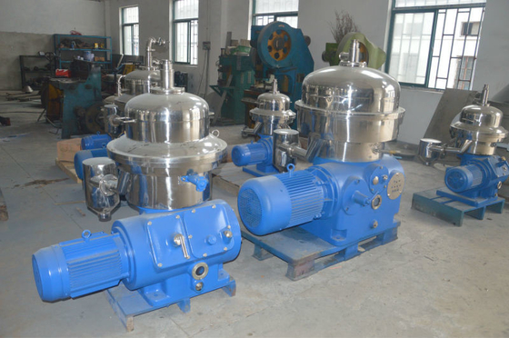 500 KG Δυνατότητα 1000L/H διαχωριστής κρέμας γάλακτος με αυτόματο καθαρισμό 2200*1350*1150mm