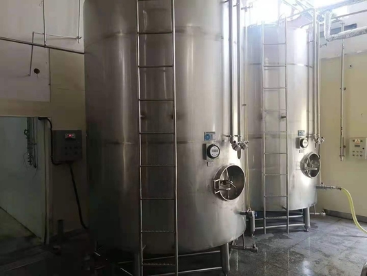 Μεγάλη δεξαμενή αποθήκευσης γάλακτος 5000L για γεωργικές εκμεταλλεύσεις