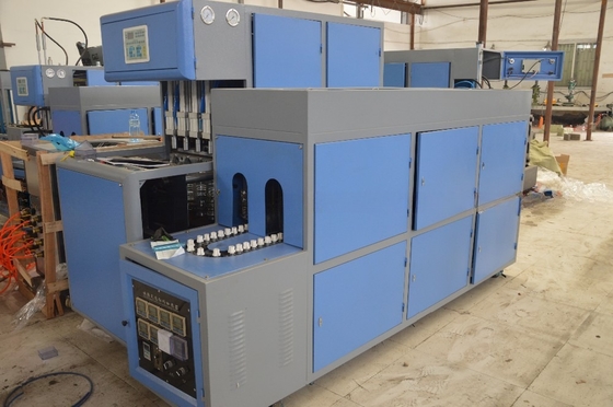 1250 KG Βάρος χειρός λειτουργεί 4 κοιλότητες καθαρό μπουκάλι νερού μηχανή χύτευσης 220V / 380V / 415V / 440V / 480V τάση