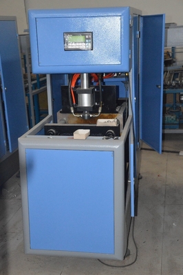 1250kg ημιαυτόματη 6L μηχανή χύτευσης μπουκαλιών PET για τη βιομηχανία συσκευασίας νερού