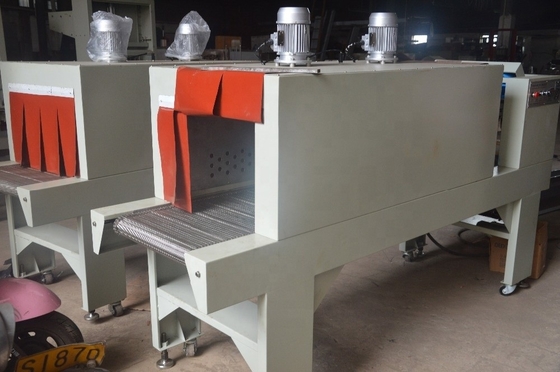 Ημιαυτόματη συσκευή συρρίκνωσης ποτών 2800*750*1550mm για μπουκάλια μεταλλικού νερού