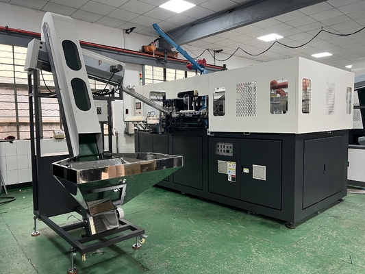 2800KG Full Auto 4 Cavity Servo Motor πλαστικό μπουκάλι τεντώματος φουσκώματος μηχανή για την παραγωγή ανθρακούχων ποτών